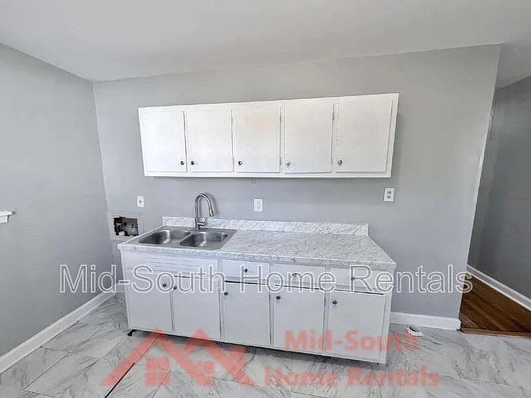 2054 Benford St — Photo 6