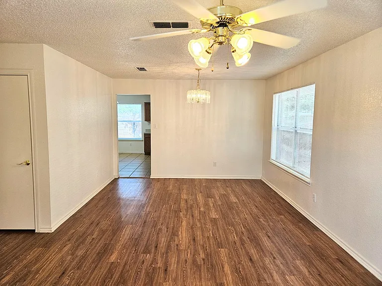 8405 Three Bars Dr — Photo 3