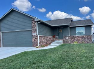 1064 N Casado Ct, Goddard, KS 67052