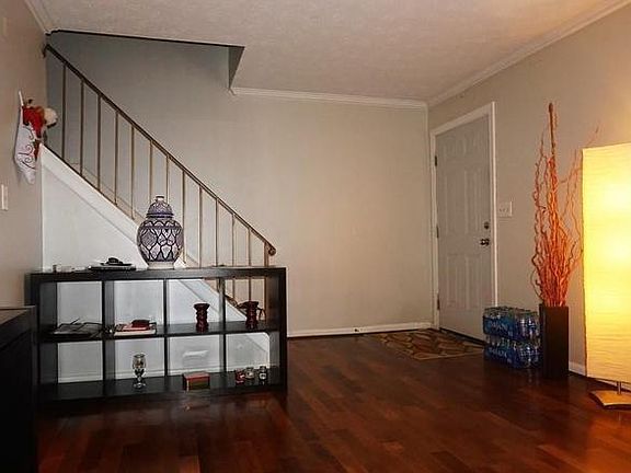 4th image of 2962 N Dekalb Dr APT E