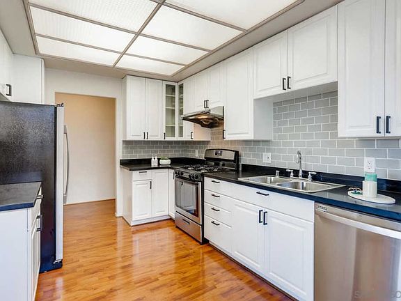 5th image of 9836 Vidor Dr APT 402
