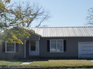 1305 N Broadway St, Ballinger, TX 76821