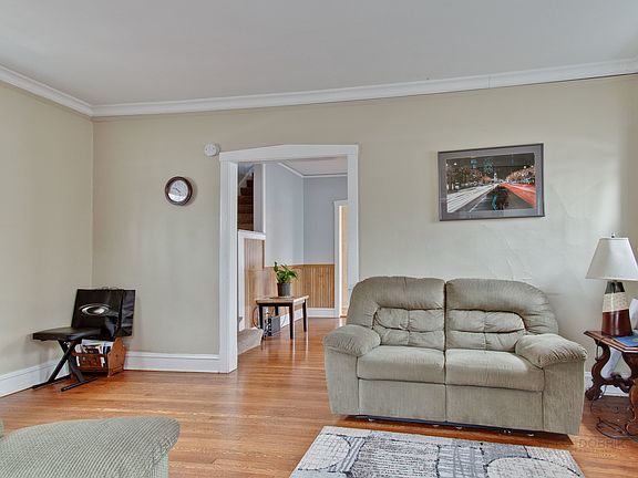 4th image of 824 Wisconsin Ave