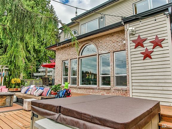 Enjoy Lake Views from the Hot Tub.