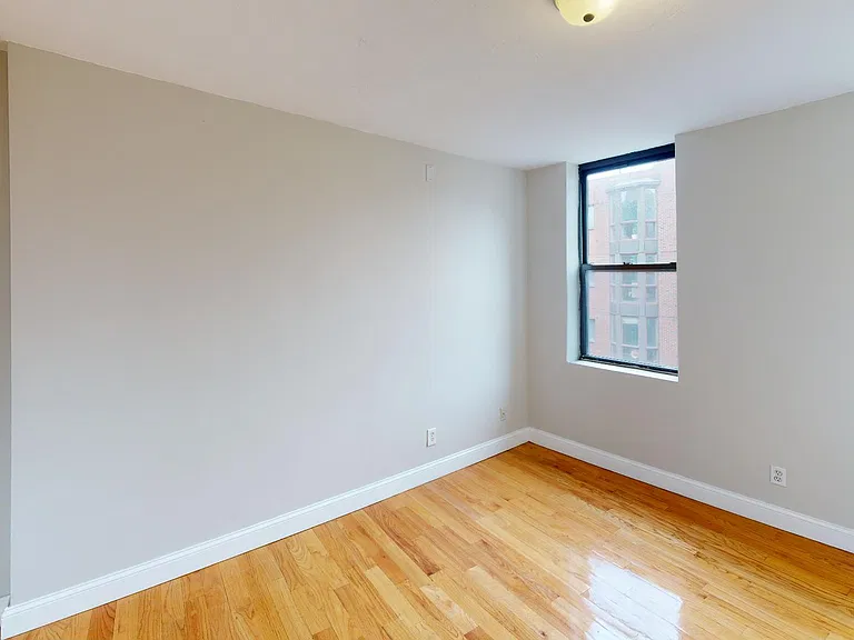 224 Hanover St #11A — Photo 11