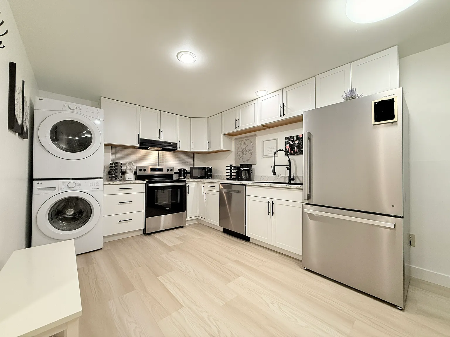 3 bed, 1.5 bath, 1100 sqft, $3,800 — Photo 2