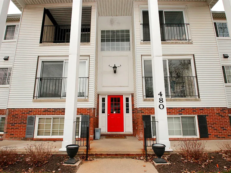 480 Baldwin Ave #20 — Photo 1