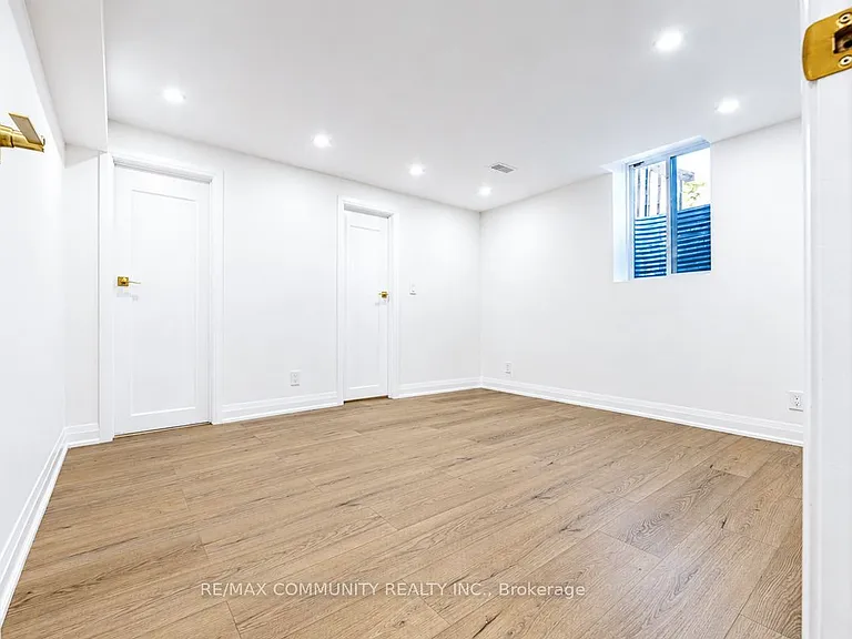8 Capstan Ct #BASEMENT — Photo 11
