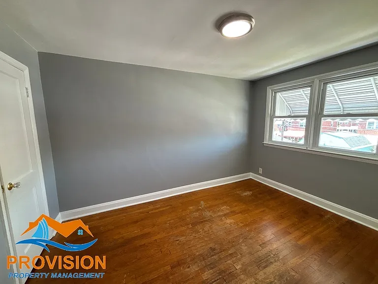 120 Kingston Rd — Photo 10