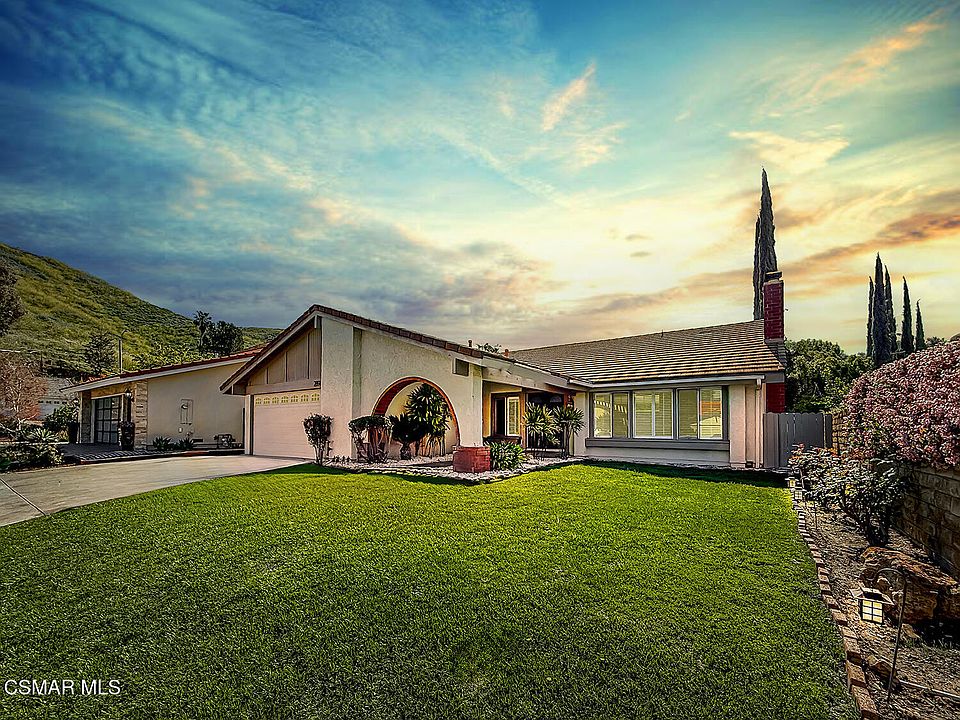 1st image of 28908 Hollowbrook Ave