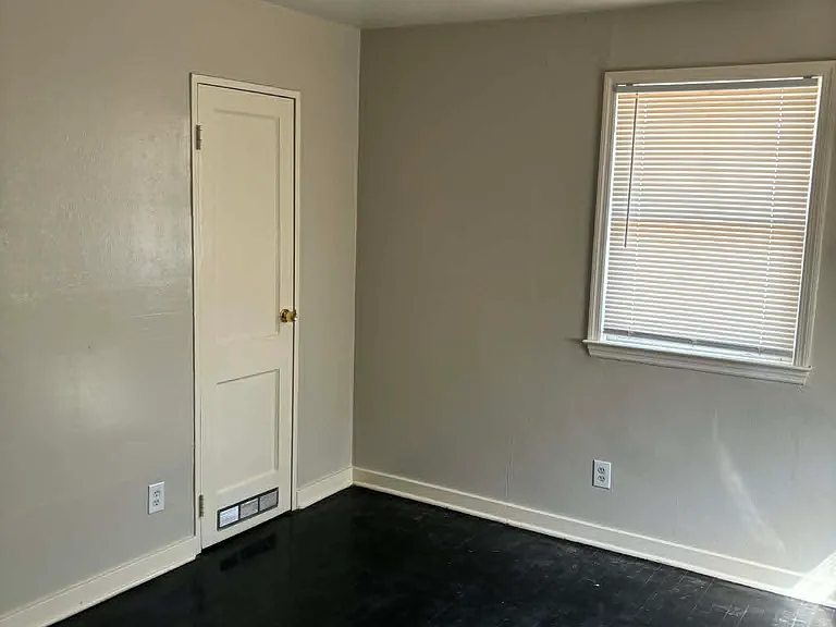517 Seminole Cir — Photo 9
