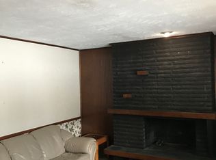 1527 Roseland Dr, Macedonia, OH 44056