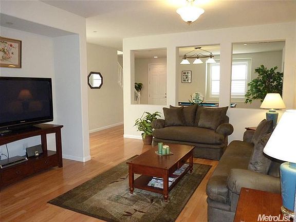 3rd image of 3008 Parkham Dr
