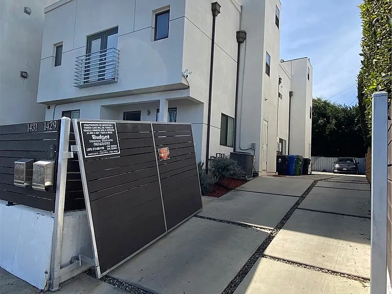 1431 S Beacon St — Photo 31
