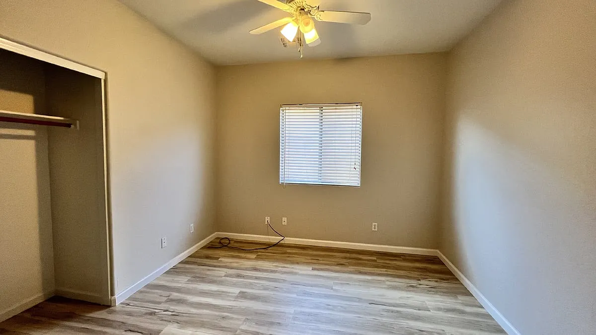 Building Photo - 495 N Bluejay Dr