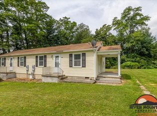 1003 Montgomery St NW, Blacksburg, VA 24060