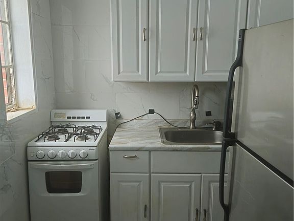 4th image of 470 Kenwood Dr APT D