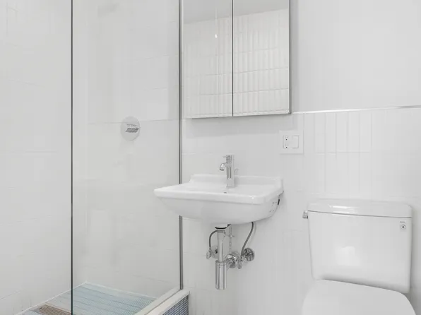 536 Court Street image 20 of 27