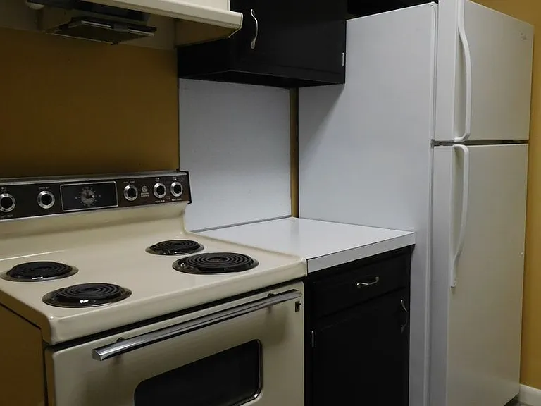 140 Snider Ave — Photo 5