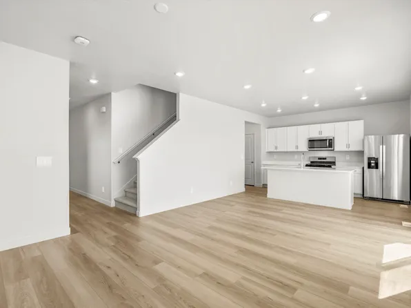 932 E Eden St, Eagle Mountain, UT 84005