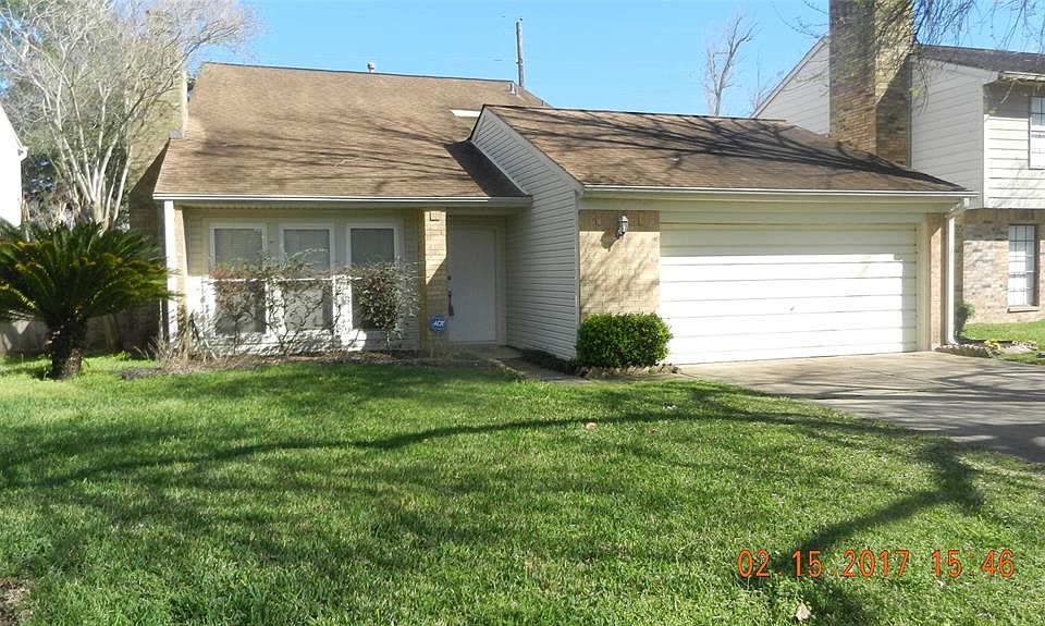 1st image of 2831 Country Place Dr