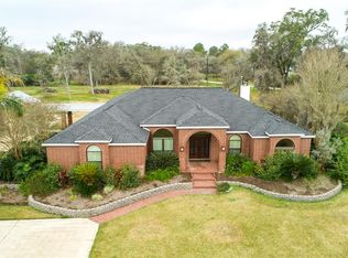 103 Deer Trl, Lake Jackson, TX 77566