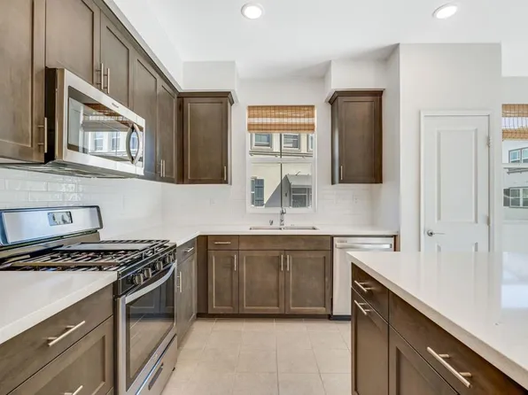 2317 Stardust Gln, Escondido, CA 92025