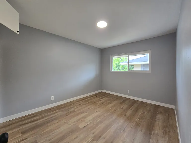 895 E Monterey Ave — Photo 7