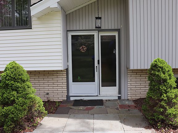 3rd image of 442 Surrey Ln #A