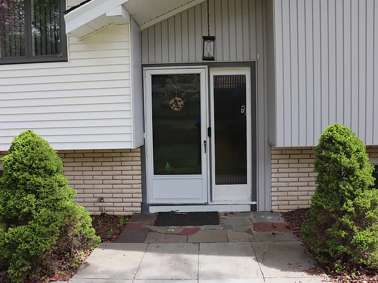 442 Surrey Ln #A — Photo 3