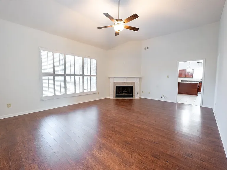 3911 Lighthouse Ln — Photo 9