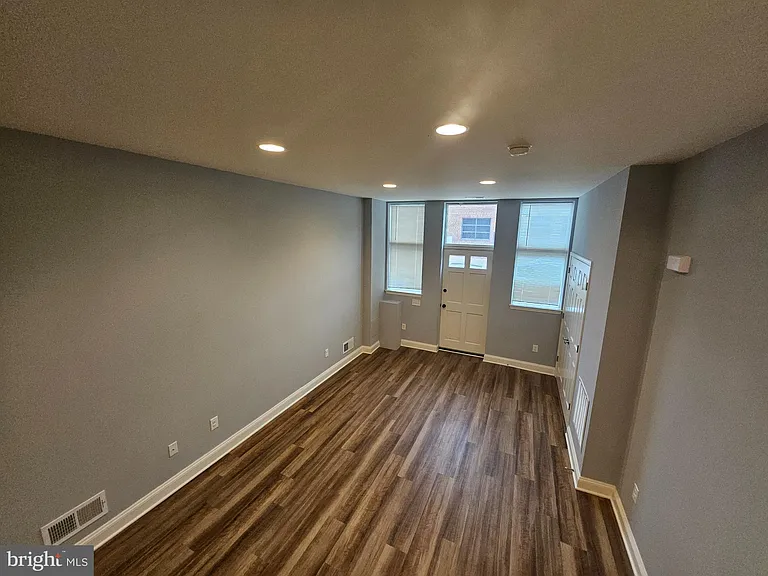430 S Bond St — Photo 12