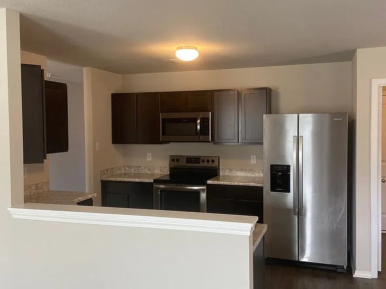 2513 Grand Ln — Photo 10