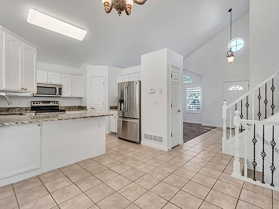 4th image of 109 E Cranberry Hill Dr