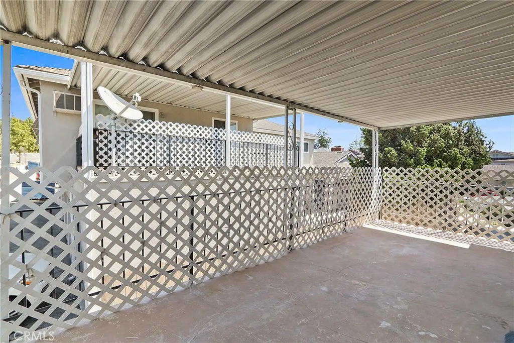 2 bed, 820 sqft, $2,580 — Photo 3