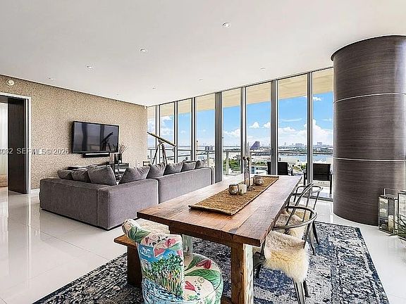 2nd image of 1100 Biscayne Blvd Unit 1501