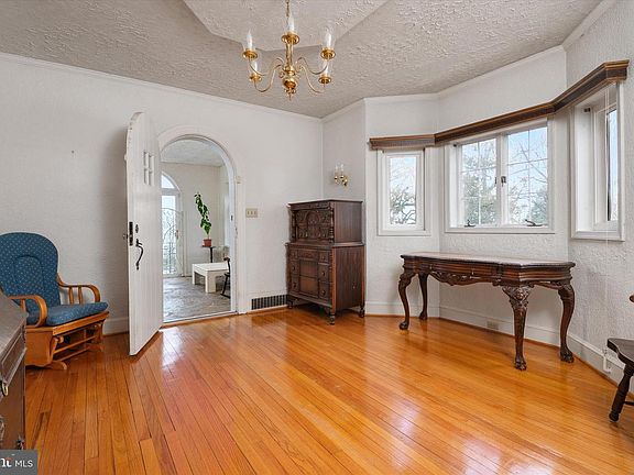 4th image of 20 Granada Rd