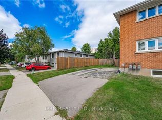 1385 Olga Dr #B, Burlington, ON L7S 1L1