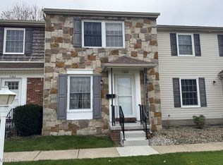 536 Austin Dr APT B, Barberton, OH 44203