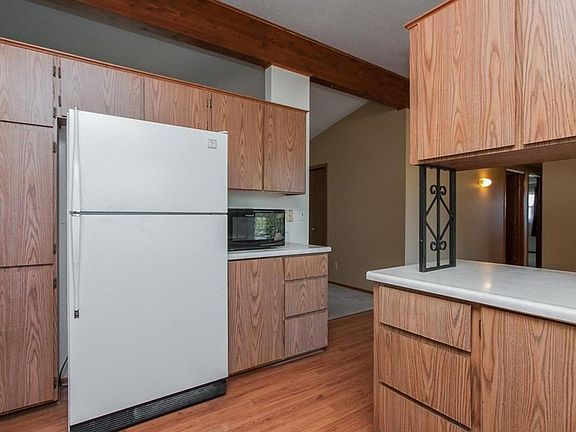 4th image of 1298 James Ave NE
