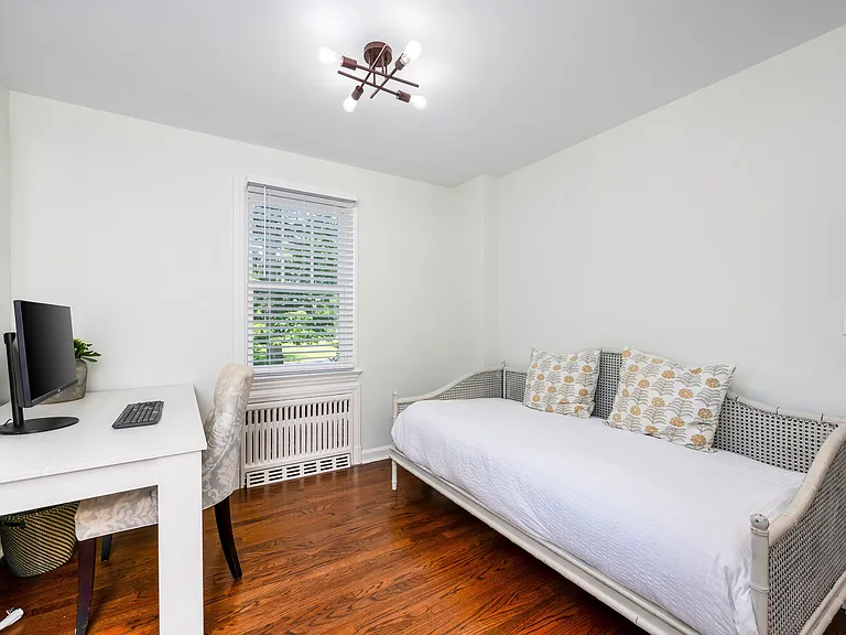 322 Noroton Ave — Photo 25