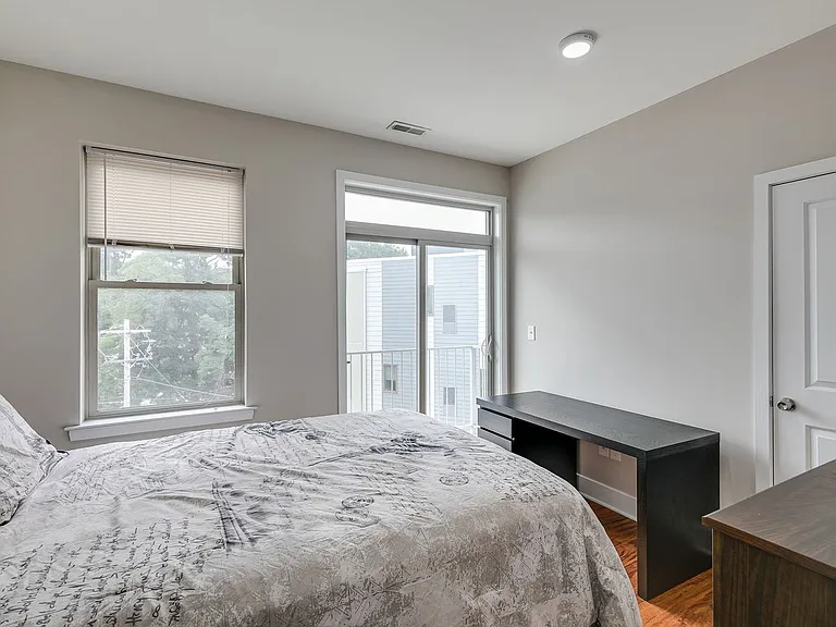 549 Armstrong St #302 — Photo 14