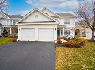 6 Barlow Ct, Plainsboro, NJ 08536