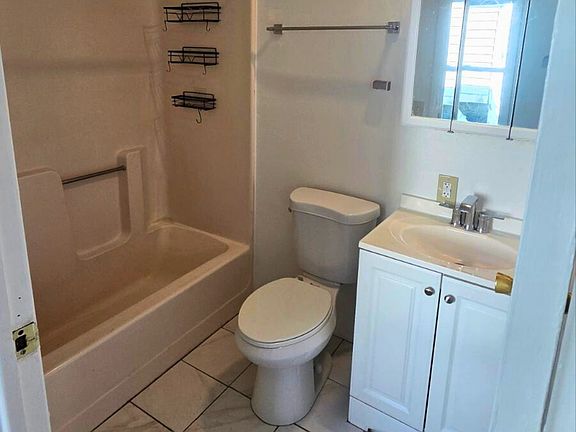 5th image of 110 Elyria St #2