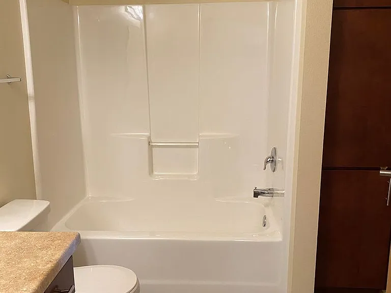 West Lake III Apartments — Photo 63