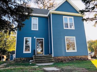 1303 Rainbow Dr, Cedar Falls, IA 50613
