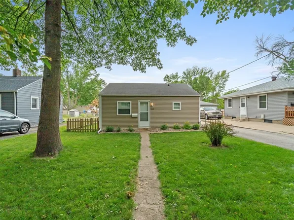 4136 Columbia St, Des Moines, IA 50313