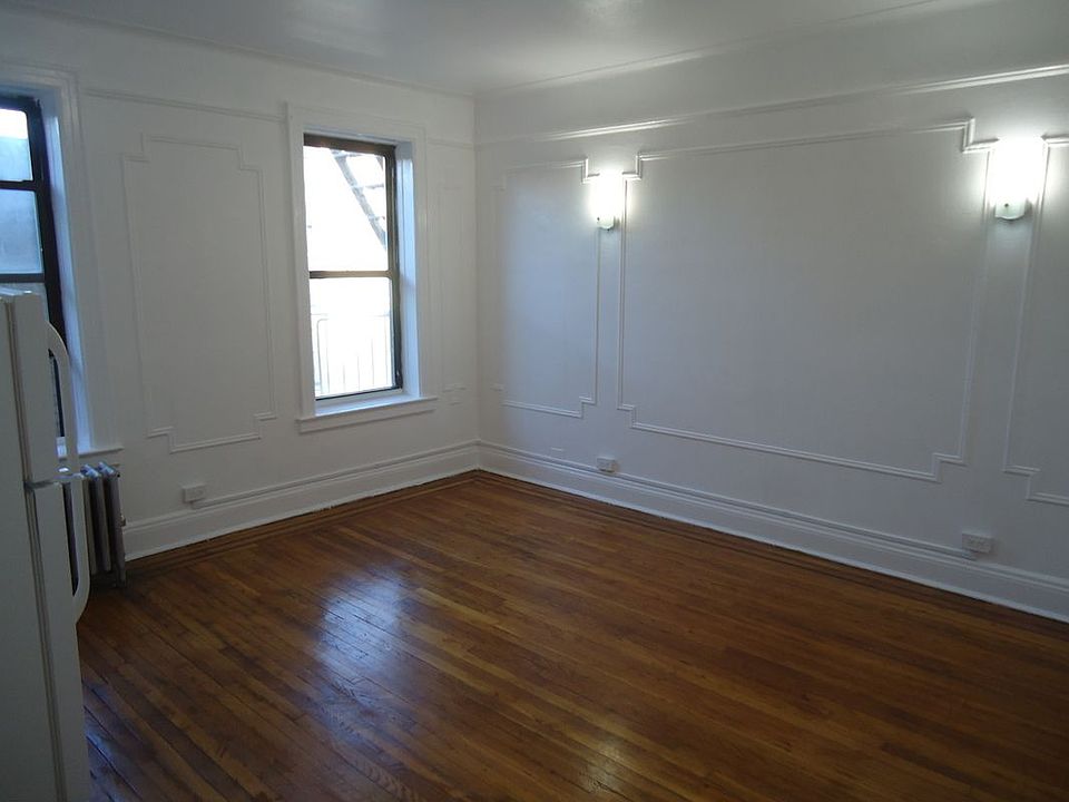 1st image of 32-16 Crescent St #4C