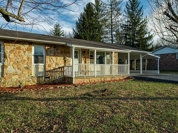 3rd image of 568 Hillcrest Dr