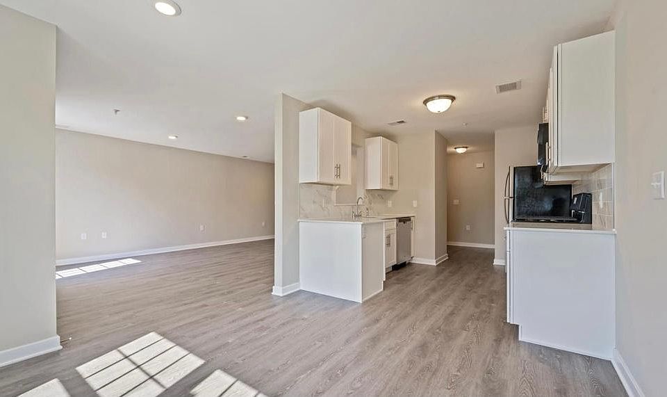 85 Main St East Brunswick NJ Zillow